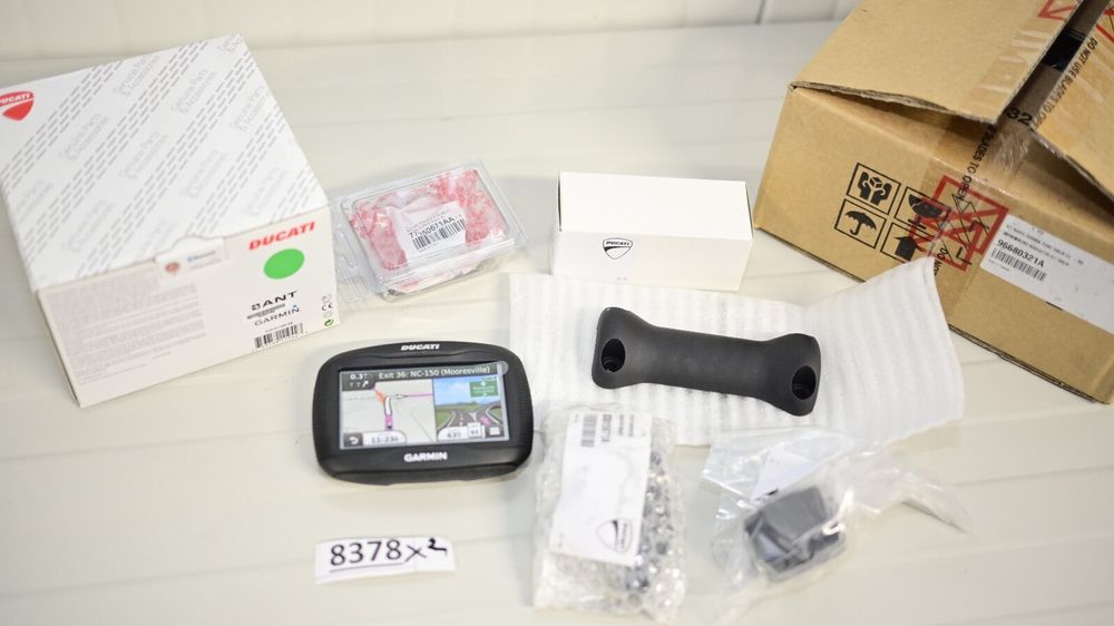 Garmin Zumo 390 Europe Navigator Set pentru Ducati Multistrada 1200