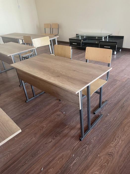 20 столов, 40 стульев