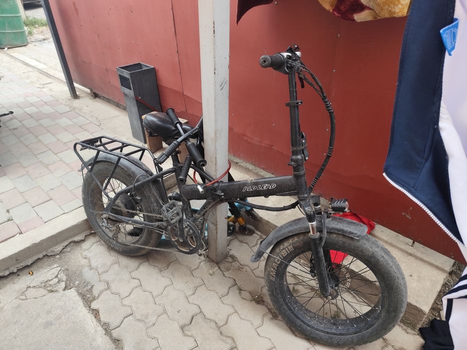Электровелик стоит без дела
