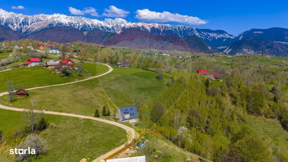 Casă de vacanta/ teren 1005 mp - Pestera- priveliste de Poveste!