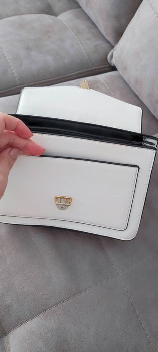 Geantă stil clasic-casual