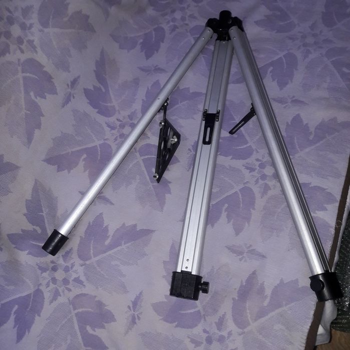 Stativ-trepied aluminiu extensibil de la 68cm la 126cm