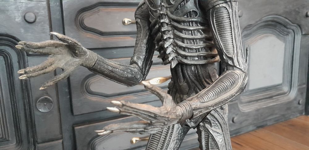 Alien Big Cap 50cm.Figurina NECA Alien