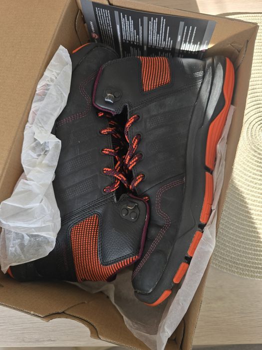 Зимни обувки adidas 41