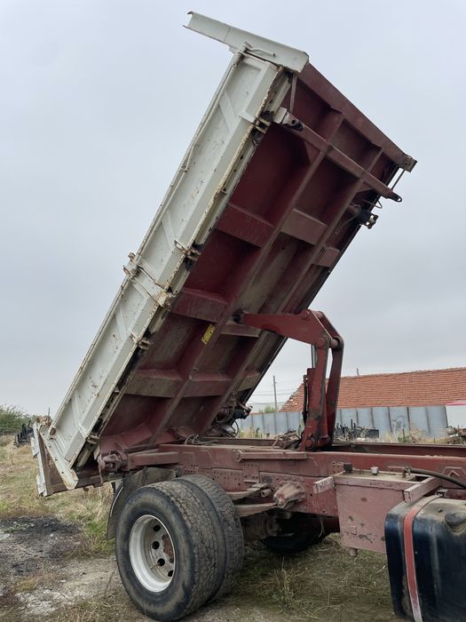 Самосвален кош тристранен от Iveco
