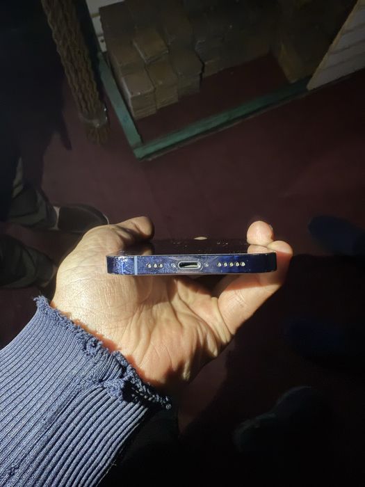 Iphone 13 pro yahwi holatda 128 batare 77%