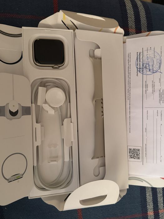 Apple Watch SE 2 44mm starlight- бежевый