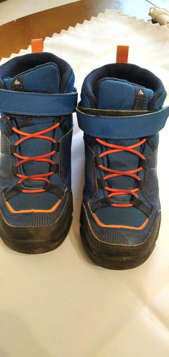 Туристически водоустойчиви детски обувки.