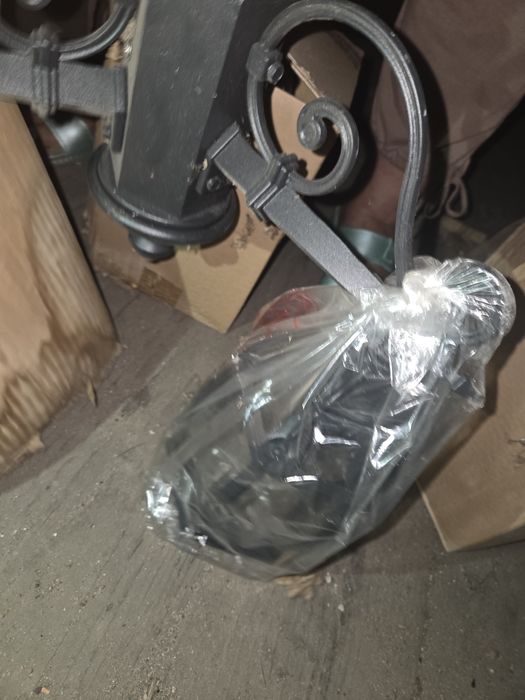 Corp iluminat exterior cu 3 brate