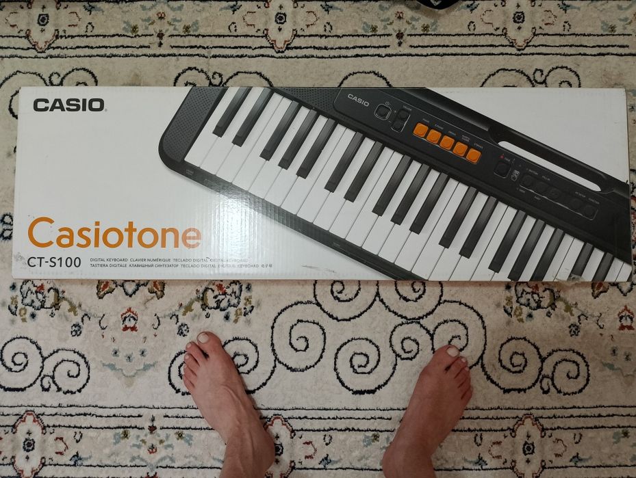 Продам синтезатор Casiotone СТ-S100