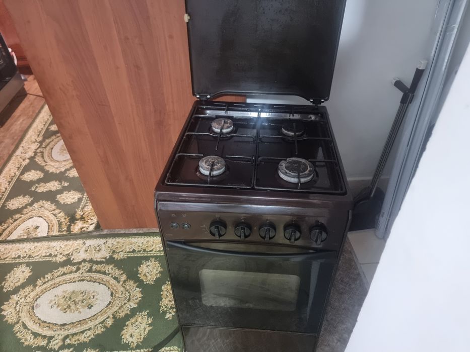 Продам газ плиту б/у