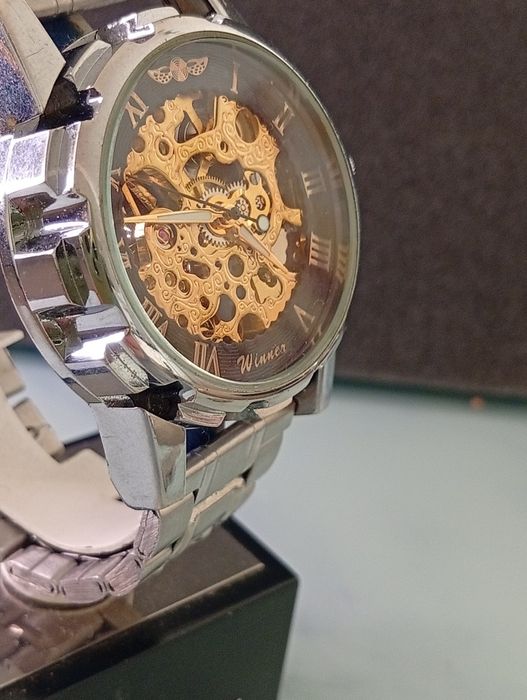 Руски ръчен механичен часовник .