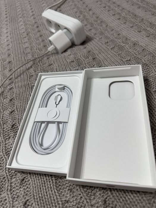 Iphone 16 pro max в идеальном новом состояний