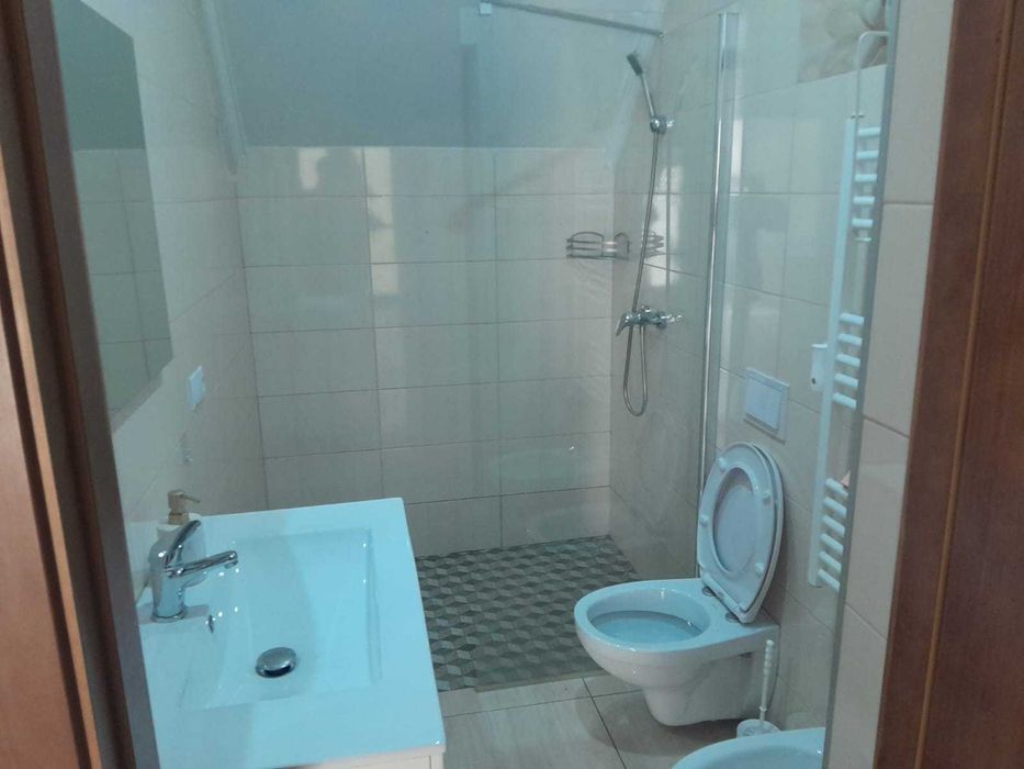 Dau in chirie apartament la casa in Nasaud