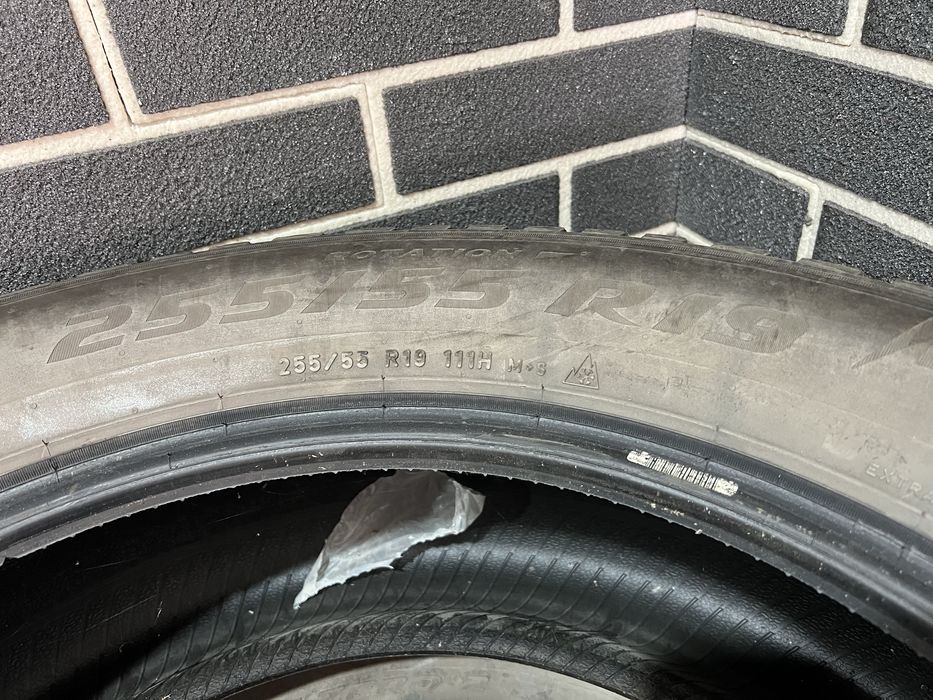 255/55/19 Pirelli