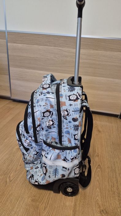 Vând ghiozdan troler CoolPack
