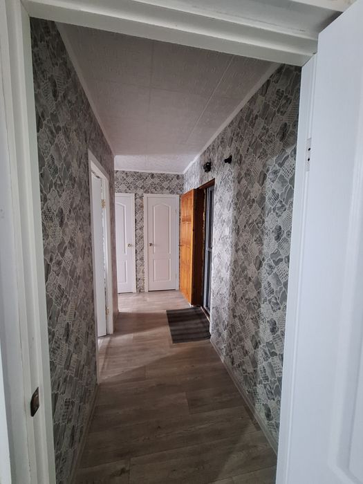 Продам 2 ком кв без мебели