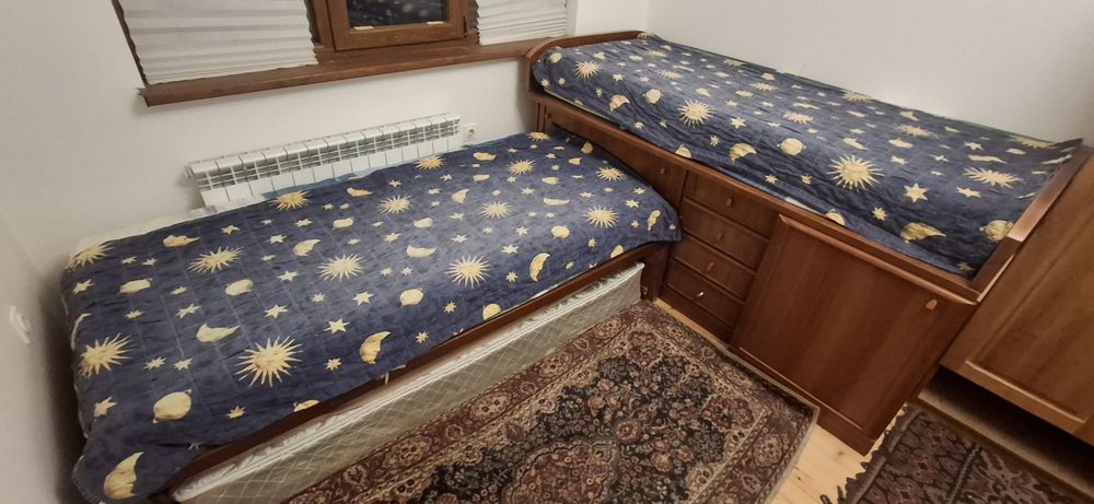 Продавам две легла 100х206