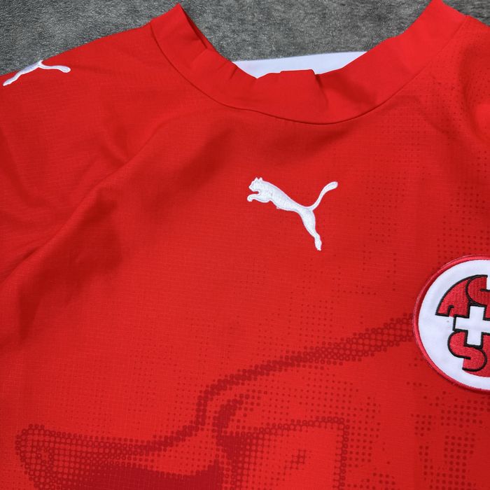 Tricou fotbal  vintage elvetia  Puma Switzerland  Jersey Red marimea M Football sezon 2006-2008