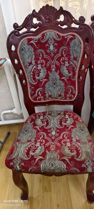 Продам стол и стулья
