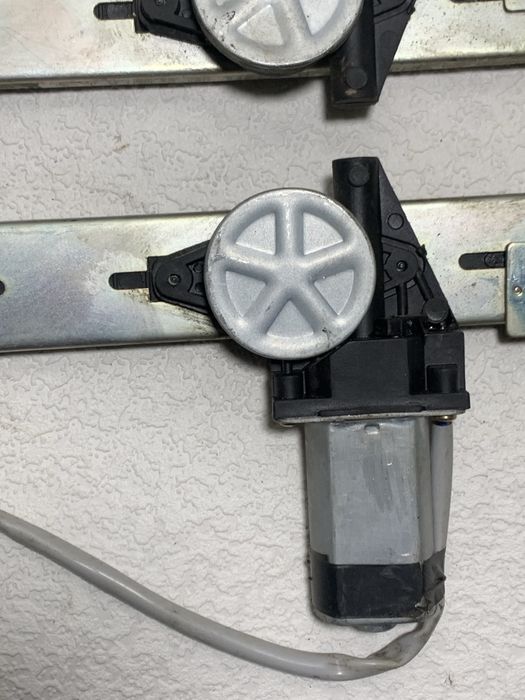 Электростеклоподъемники универсал