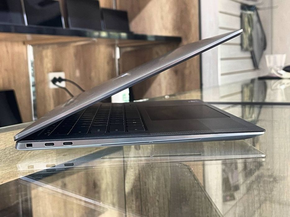 Ultrabook DELL Precision 5560