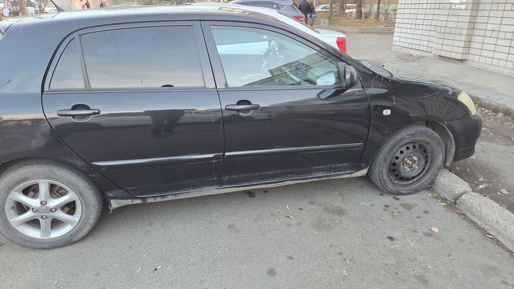 Продам тоиоту короллу