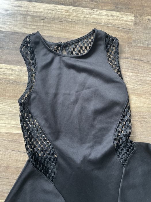 Кокетна Рокля с гол гръб