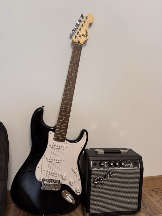 Электрогитара Squier Stratocaster Pack Black , новая, цвет черный