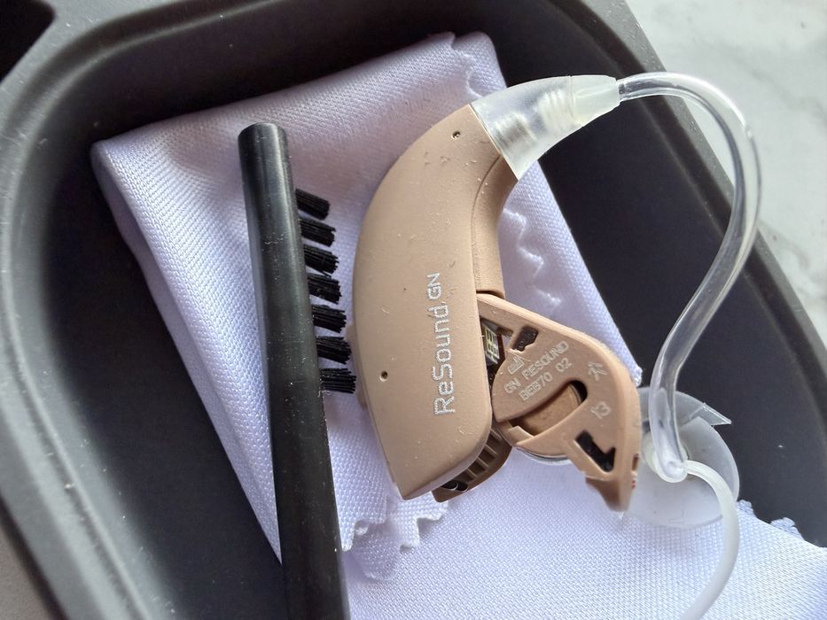 2 Aparate auditive ReSound GN Premium – nepurtate – accesorii complete + baterii extra