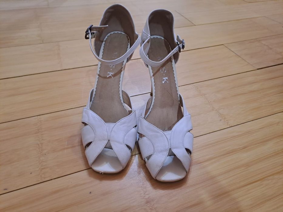 Отдам  Обувь женская