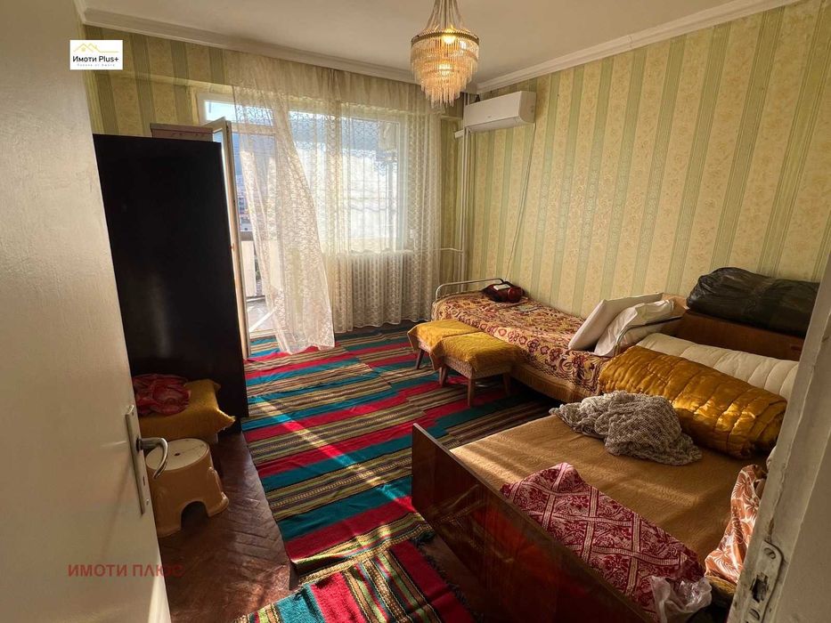 Продава 2-стаен.