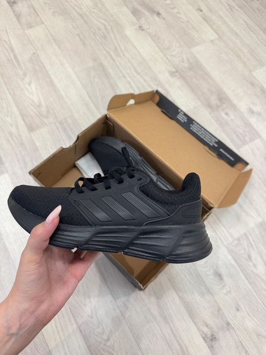 Кроссовки Adidas