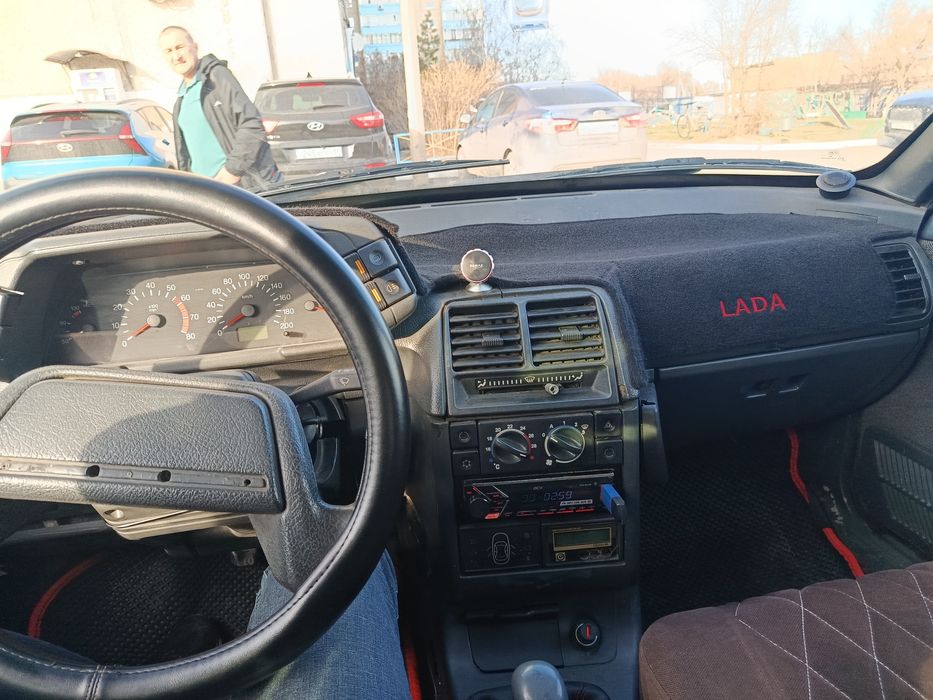 Продам авто ваз 2110