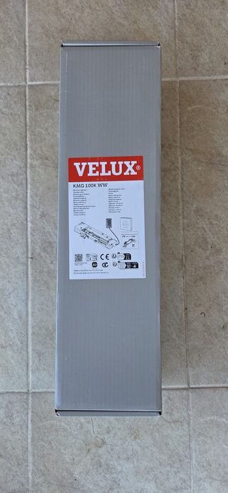 Vand geam Velux nou in cutie 55 ×78 cu sistem electric