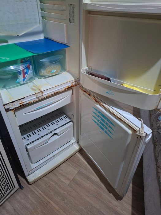 Холодильник сатылады