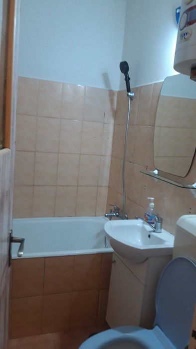 Persoana fizica închiriez garsoniera Galata
