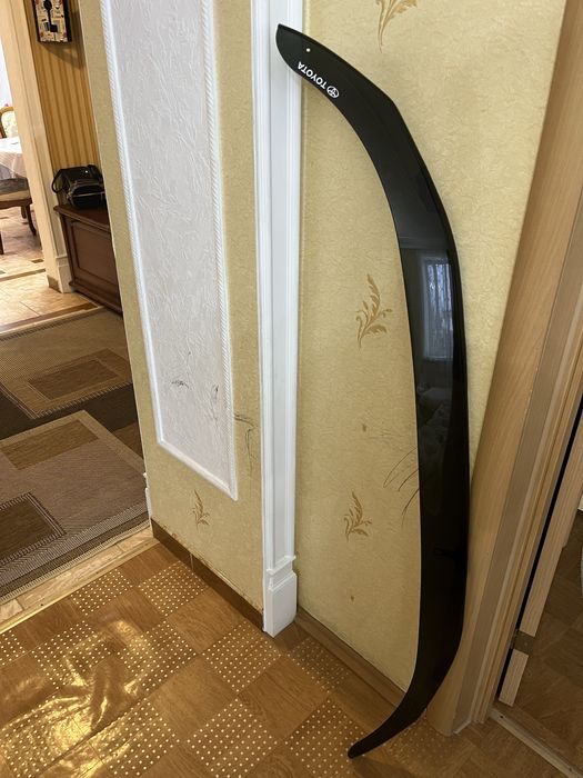 Дефлектор/накладка на капот для Toyota RAV4