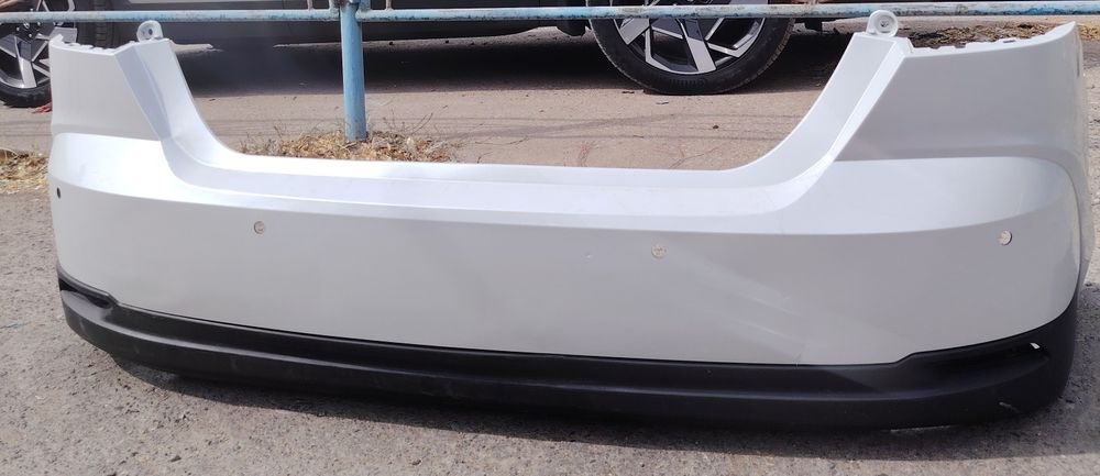 Задний бампер camry  80