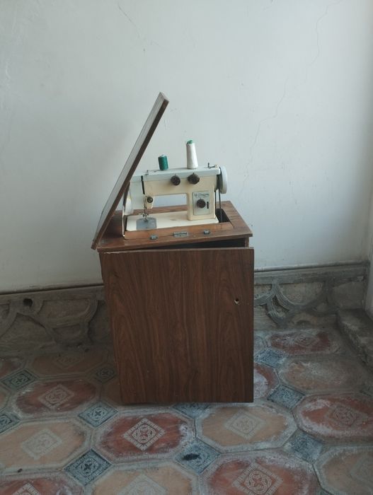 Tikuv mashinasi sotiladi