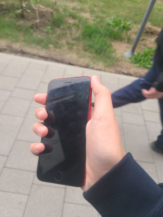Iphone se 2020 нормалном состяний