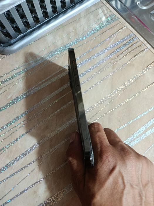 Продавам айфон 12 про