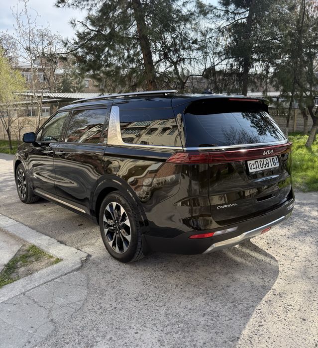 Kia Carnival Luxe 2023/25 Yengi