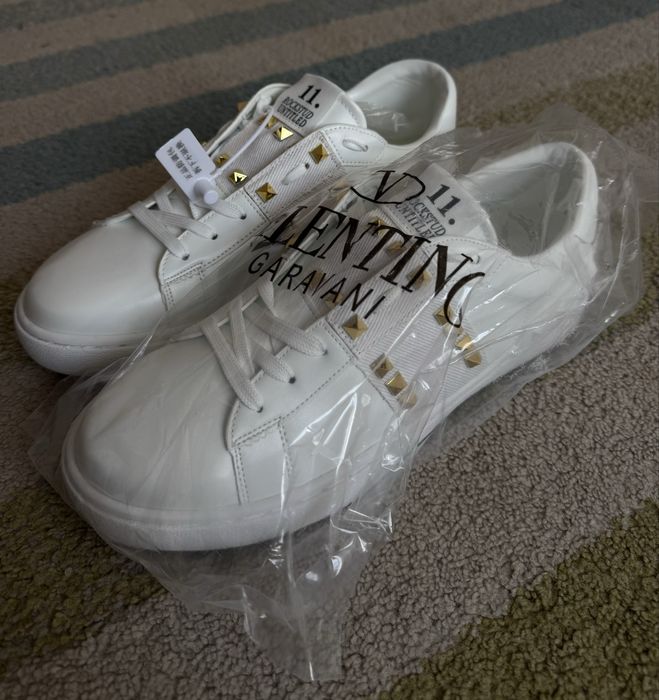 Valentino Garavani Rockstud Untitled обувки