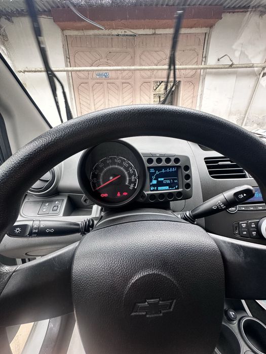 Spark avtomobili sotiladi