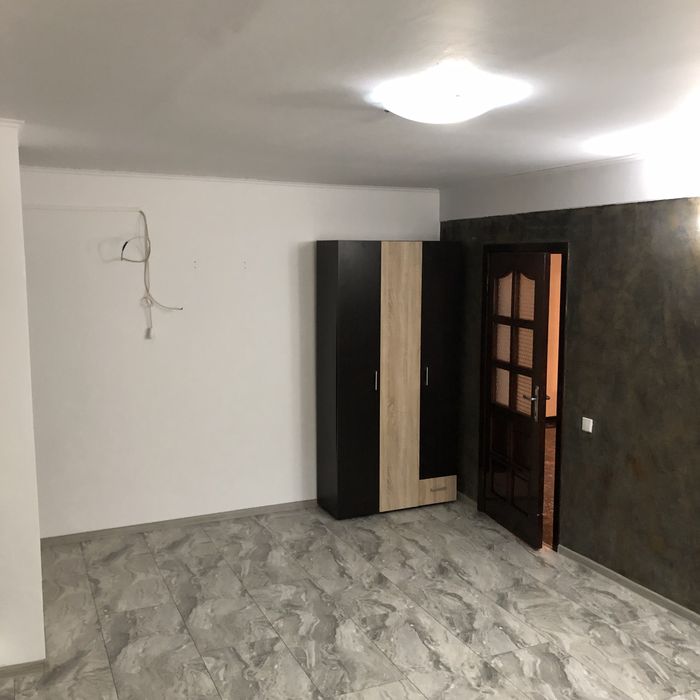Inchiriez apartament cu 3camere
