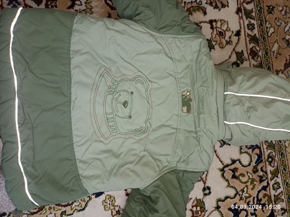 Костюм элегантный.