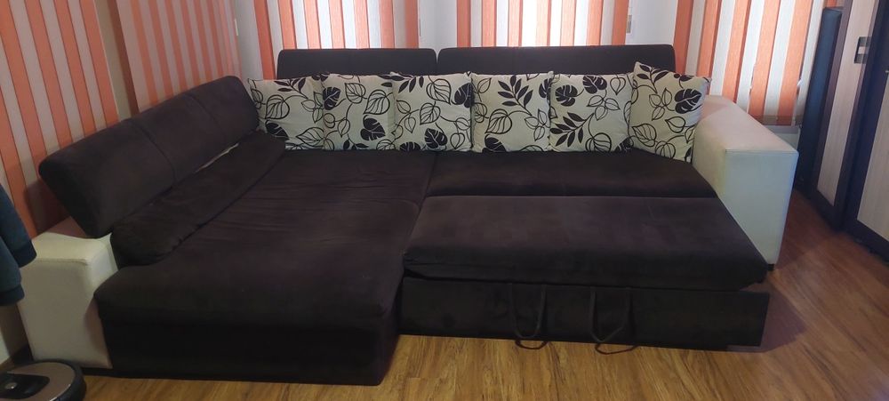 Масивен ъглов диван