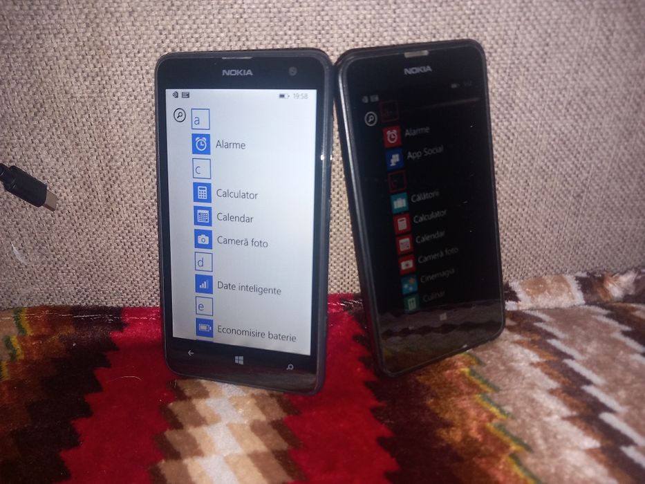 Telefoane  doua  bucati.