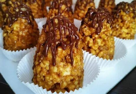 Баурсаки, шелпек к столу